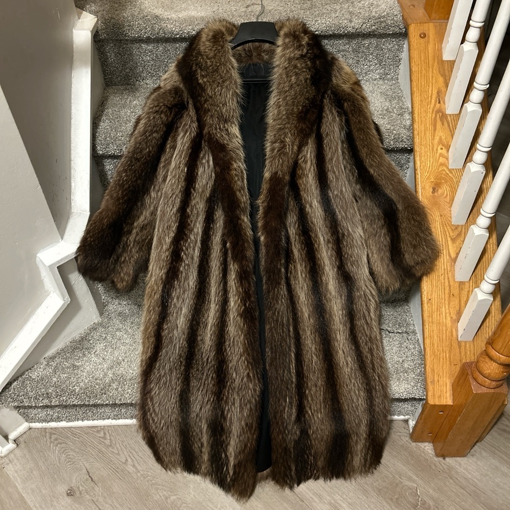 Elegant Dark Brown Racoon Fur Coat
